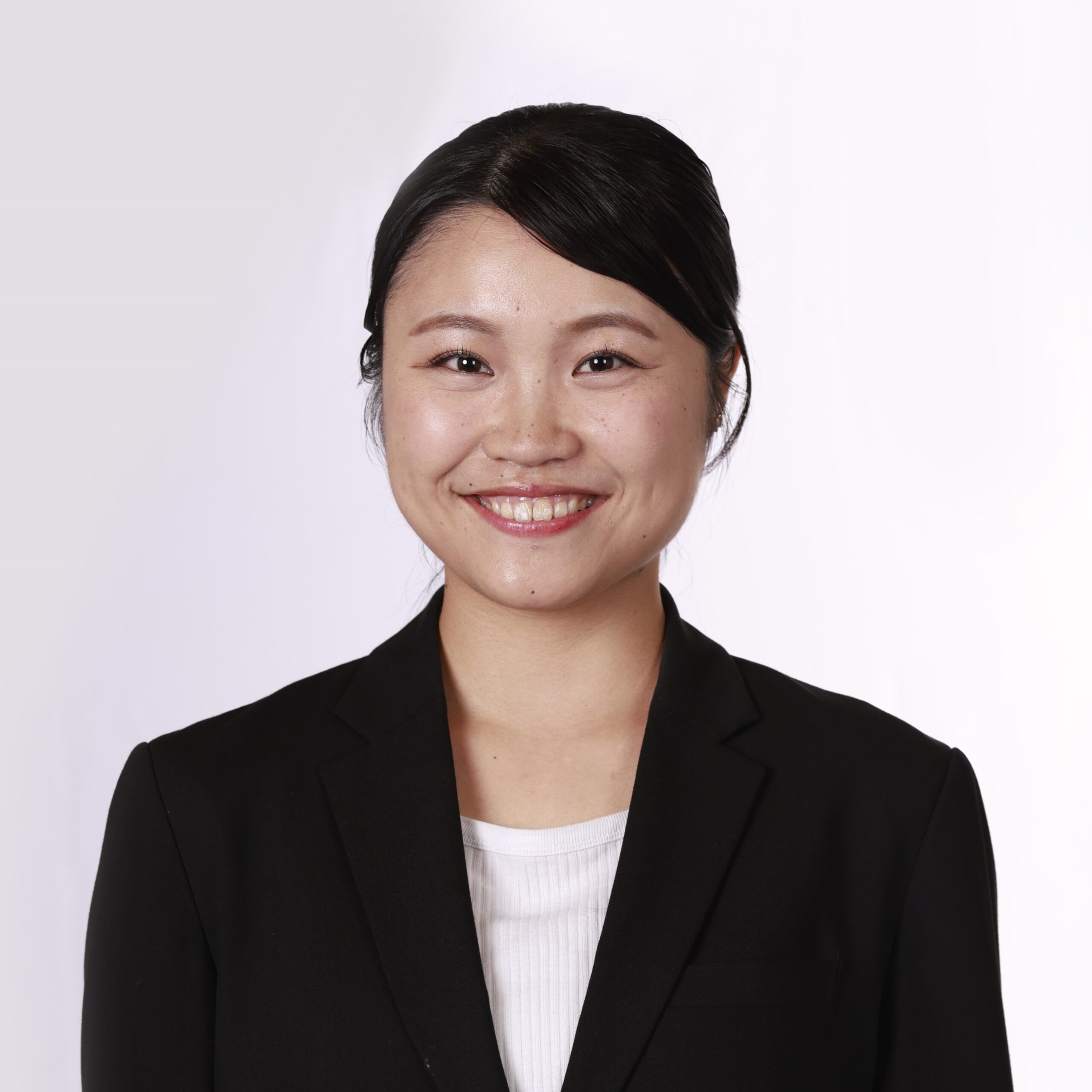 通訳　駿河菜智