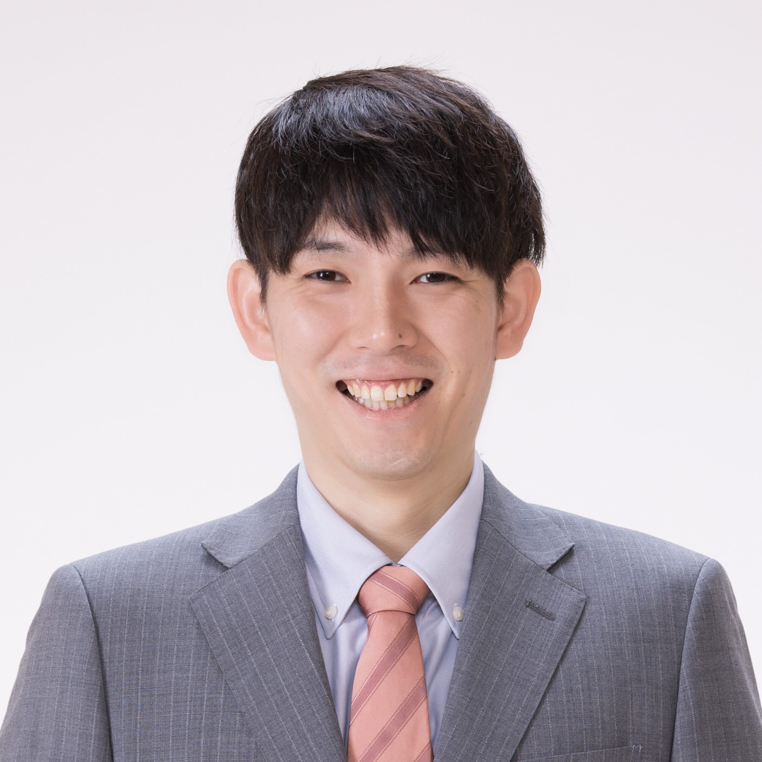 アナリスト　松丸 将也